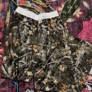 Camo woman’s Bottoms